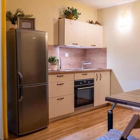 Cozy Suite With Inner Yard Vilnius Exterior photo